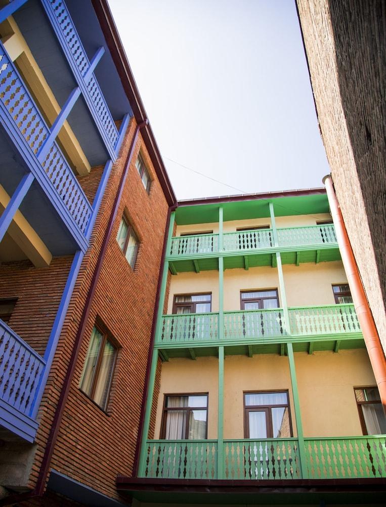 MARLYN HOTEL TBILISI
