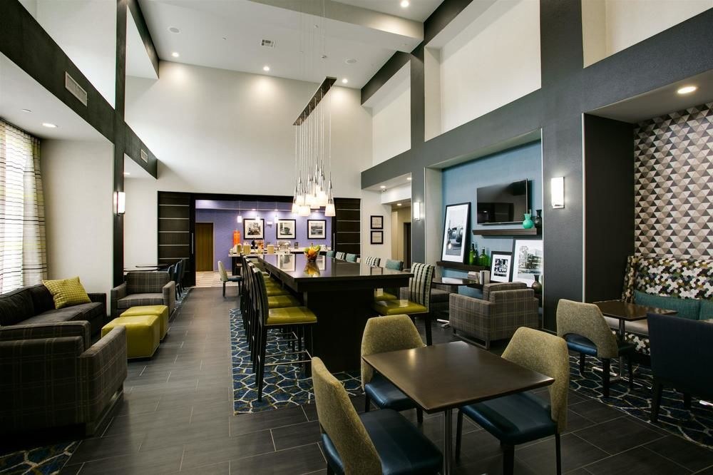 Hampton Inn & Suites Dallas/Ft. Worth Airport South photo 1