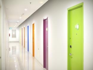 POP! HOTEL STASIUN KOTA photo 2