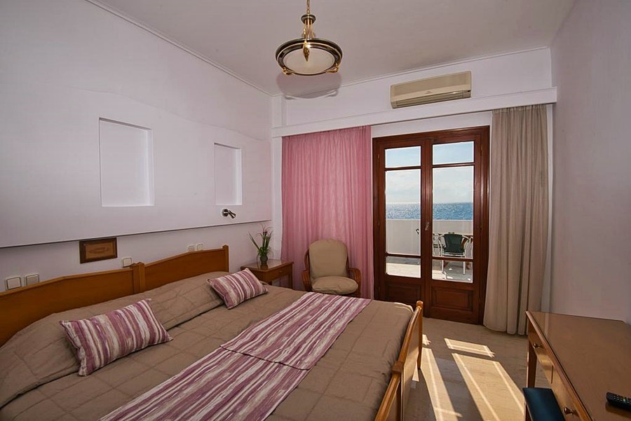 IRINI'S ROOMS FTEOURA photo 2