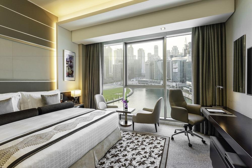 RENAISSANCE BUSINESS BAY HOTEL