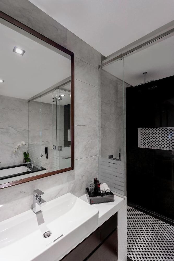 RENAISSANCE BUSINESS BAY HOTEL photo 4
