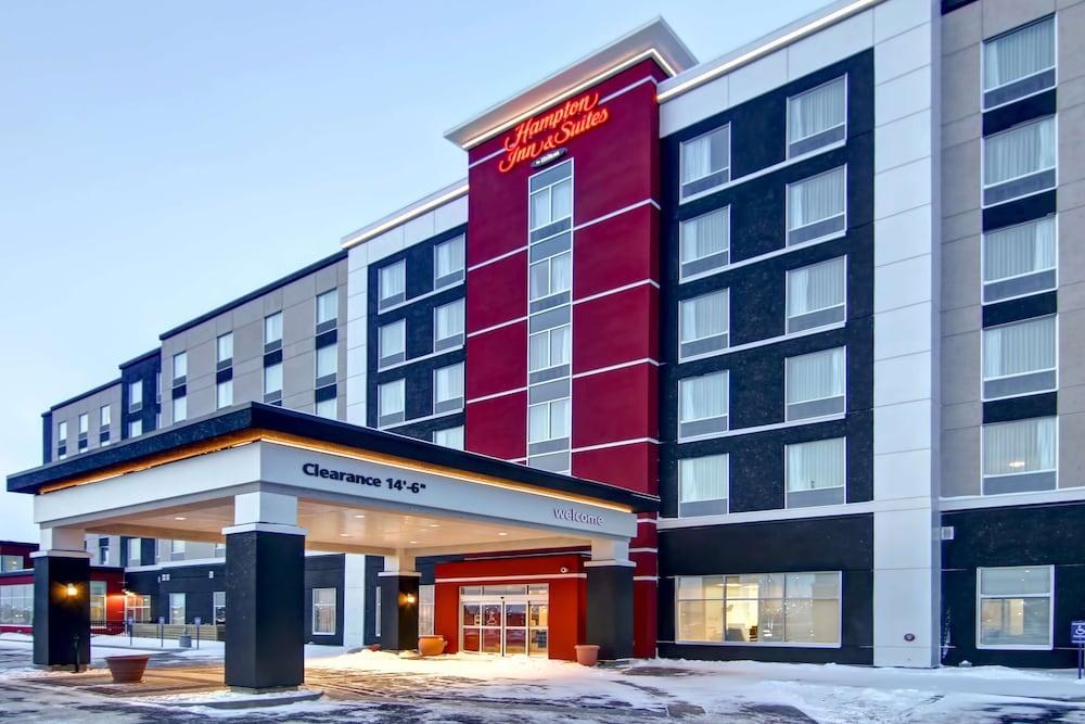 Hampton Inn & Suites by Hilton Grande Prairie photo 2