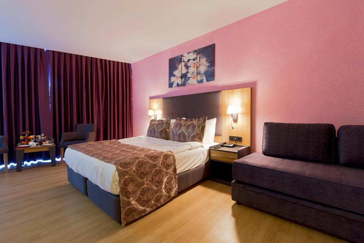 EUPHORIA HOTEL BATUMI photo 2