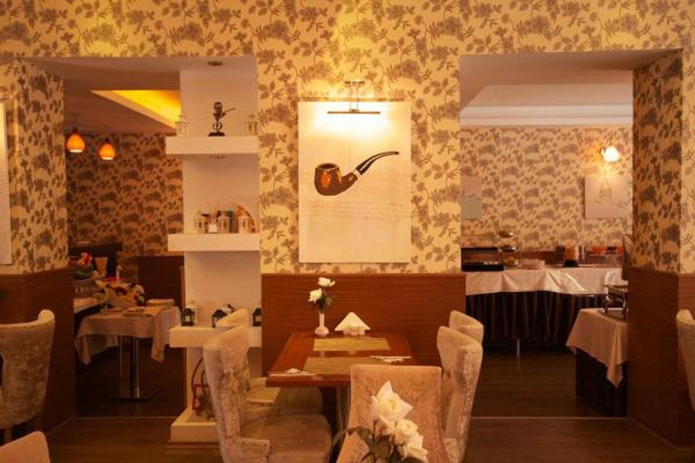 Q HOTEL OLD CITY
