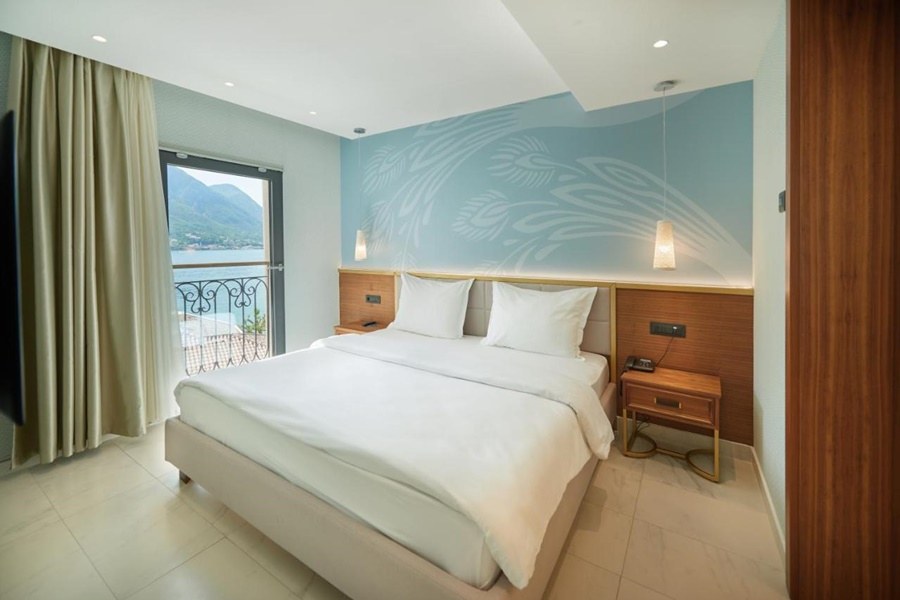 HUMA KOTOR BAY HOTEL & VILLAS photo 1
