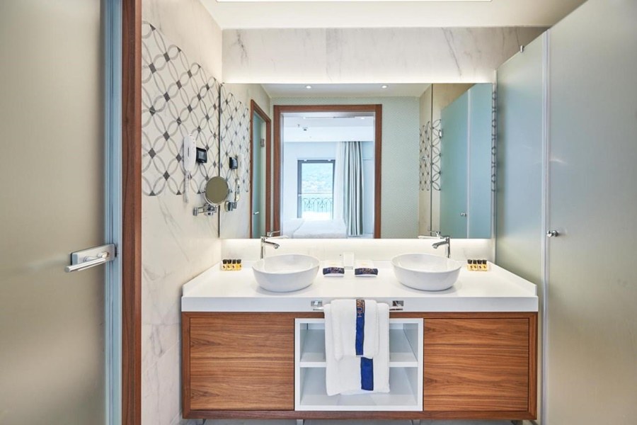 HUMA KOTOR BAY HOTEL & VILLAS photo 2