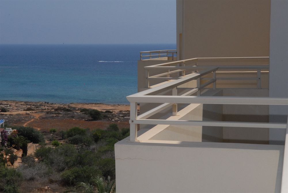 IRIS BEACH HOTEL