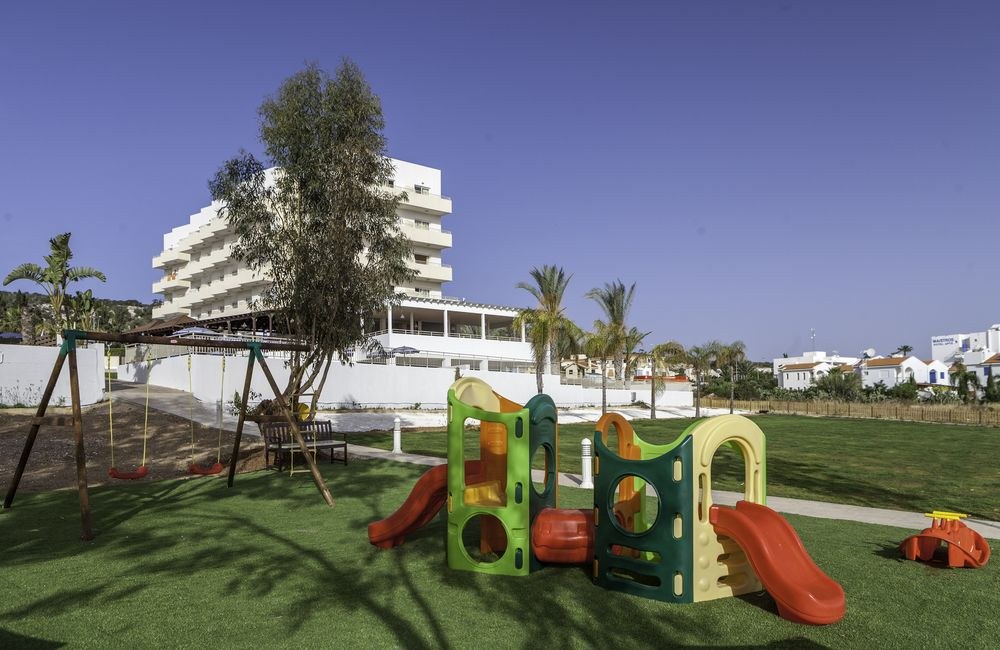 IRIS BEACH HOTEL photo 3