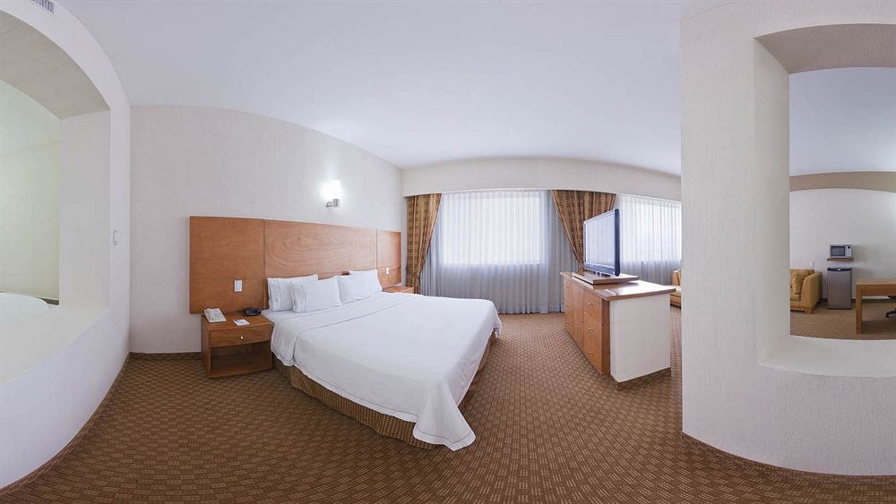 HOLIDAY INN EXPRESS SLP photo 1