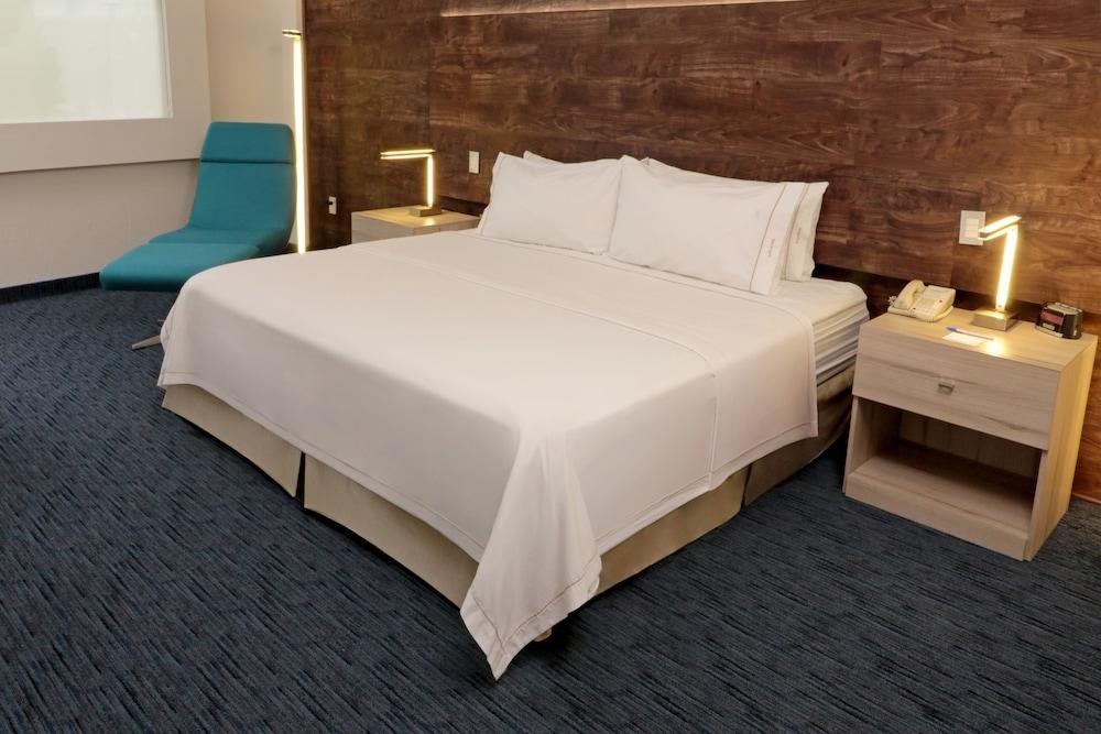 HOLIDAY INN EXPRESS SLP photo 2
