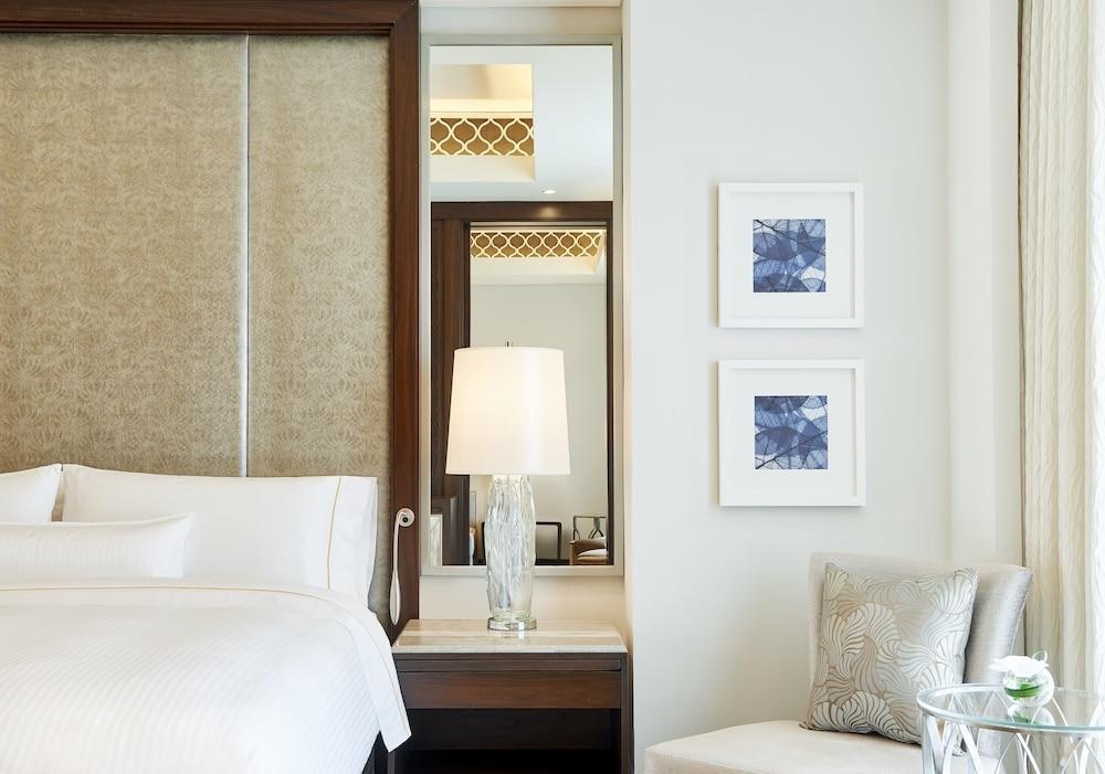 Hilton Dubai Al Habtoor City photo 2