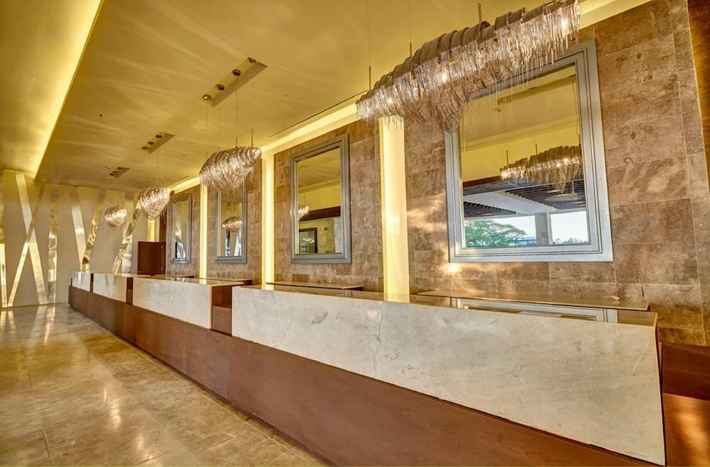 HIDEAWAY AT ROYALTON NEGRIL-ADULTS ONLY photo 2