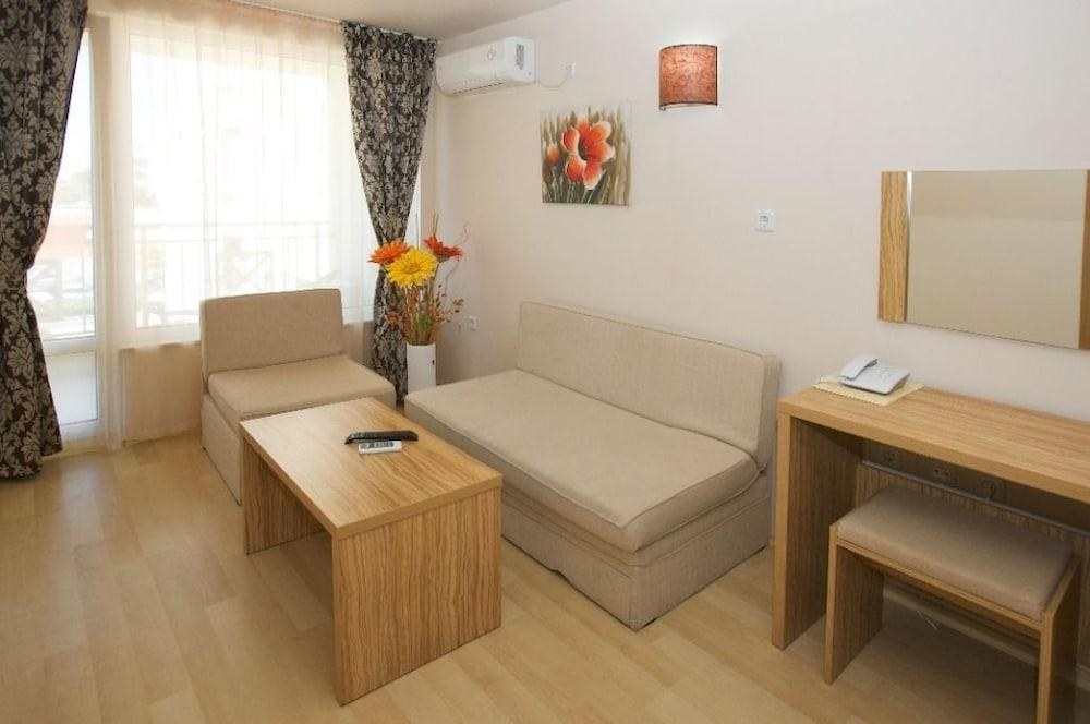 KARLOVO HOTEL photo 2