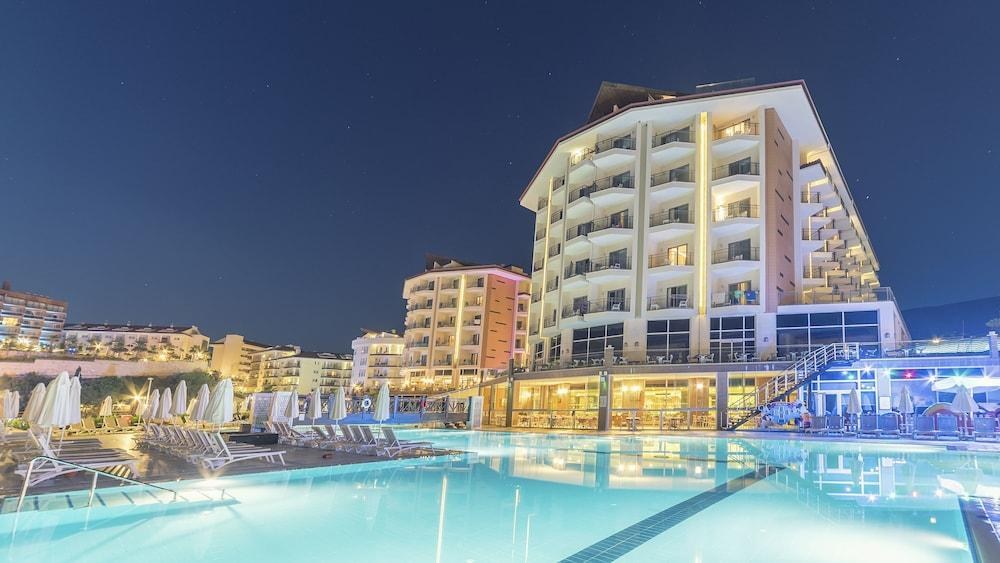 RAMADA RESORT KUSADASI photo 4