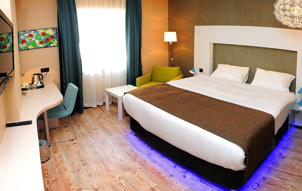 TEMPO HOTEL 4LEVENT