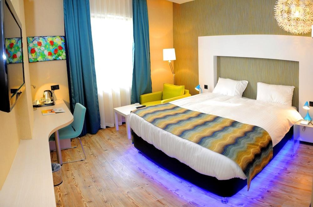 TEMPO HOTEL 4LEVENT photo 3