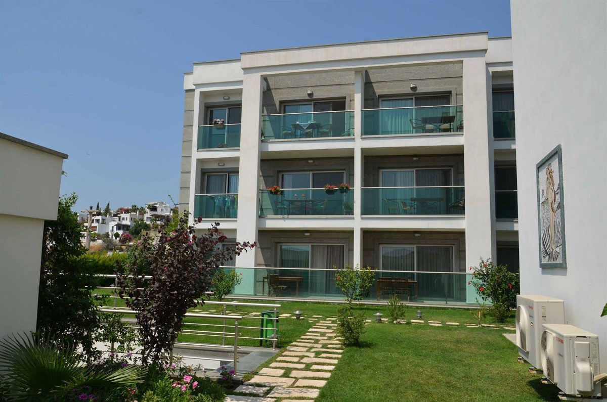 ROYAL PALM RESIDENCE photo 1