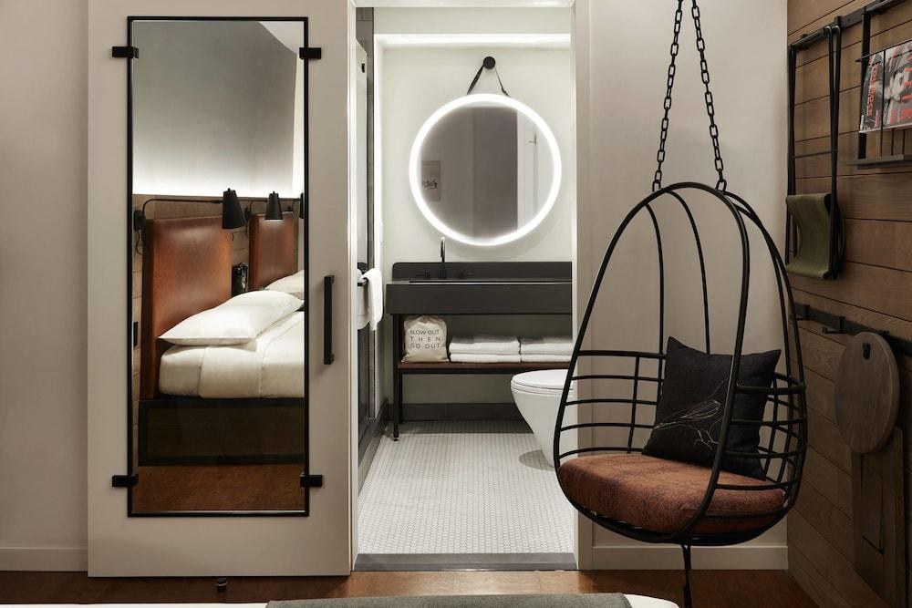 MOXY NYC DOWNTOWN photo 2