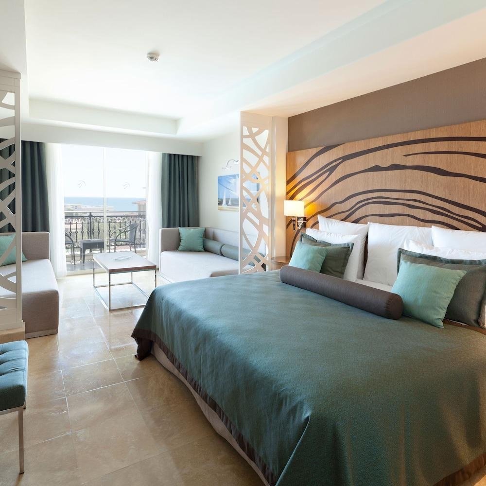 PALOMA OCEANA RESORT photo 3