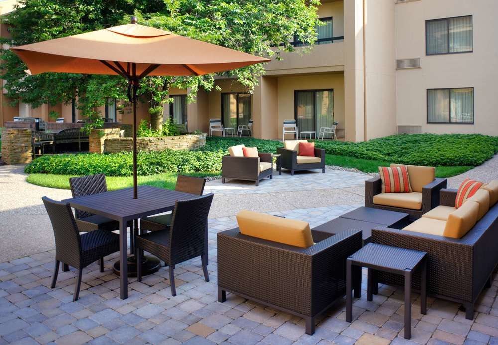 COURTYARD LEXINGTON NORTH photo 1