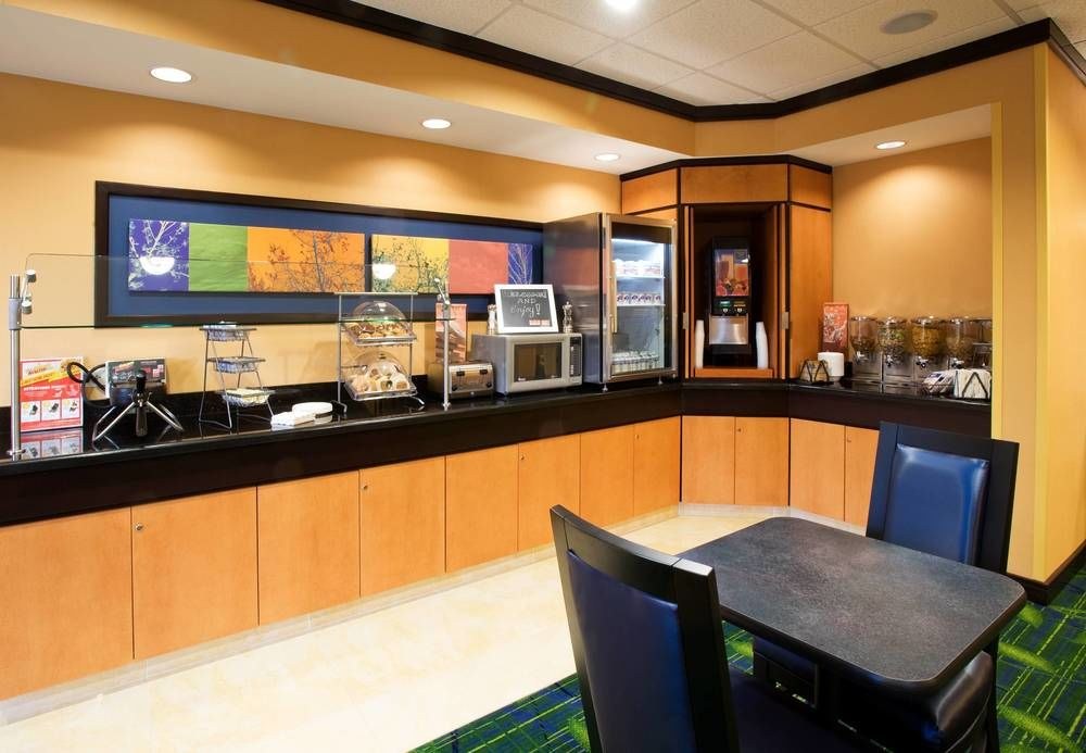 FAIRFIELD INN  SUITES ALBANY photo 2
