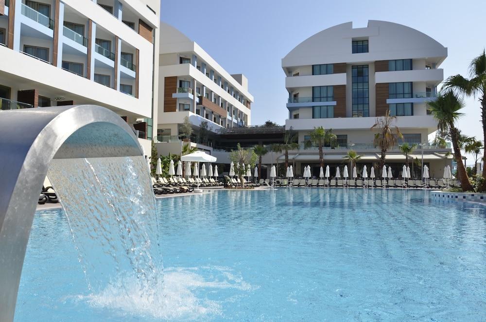 PORT SIDE RESORT HOTEL photo 3