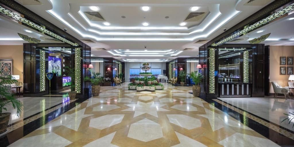 MERIT ROYAL PREMIUM HOTEL photo 2