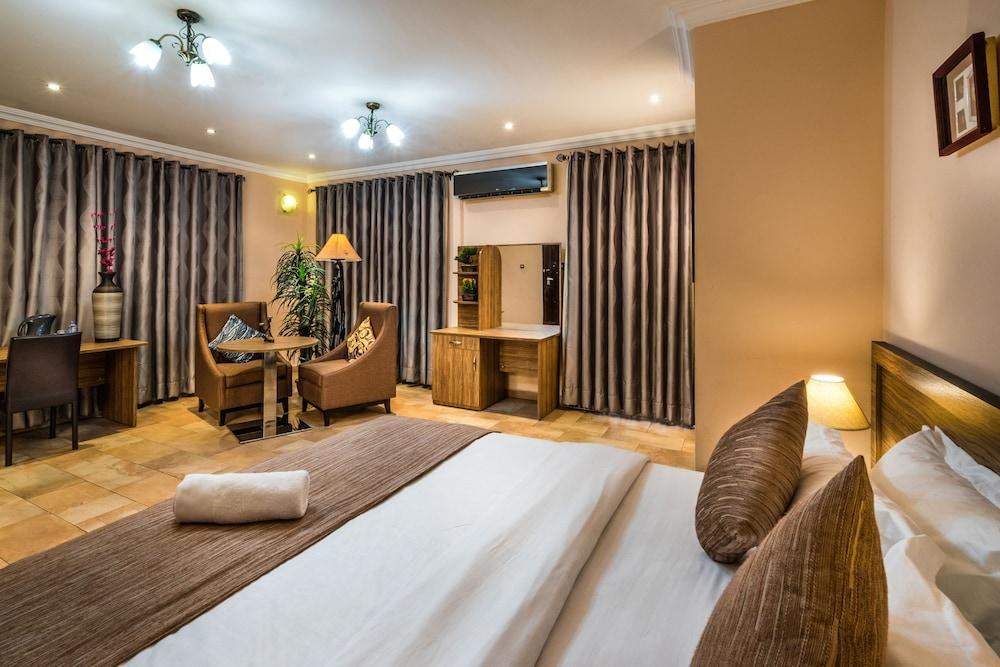 MIDINDI HOTEL photo 2