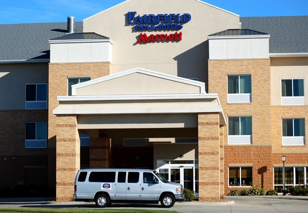 FAIRFIELD INN  SUITES DES MOINES AIRPORT photo 1