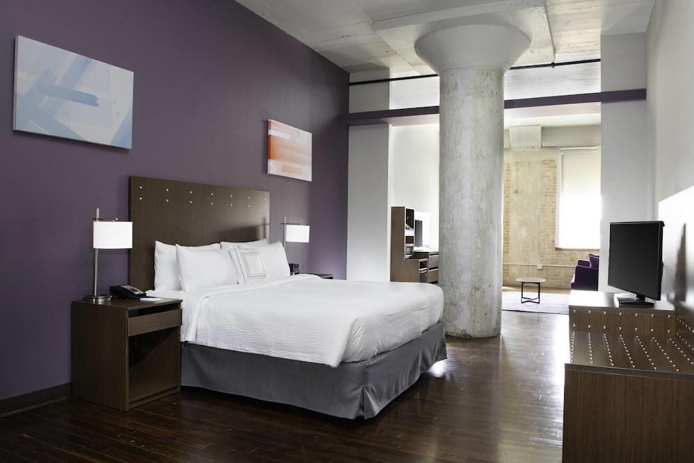 FAIRFIELD INN  SUITES DALLAS DOWNTOWN photo 2