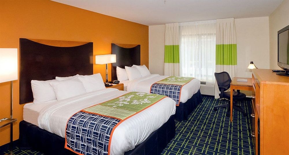 FAIRFIELD INN  SUITES CHARLOTTE MATTHEWS photo 3