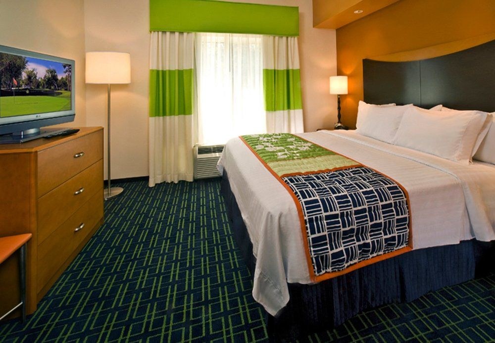 FAIRFIELD INN  SUITES JACKSONVILLE WEST/CHAFFEE POINT photo 3