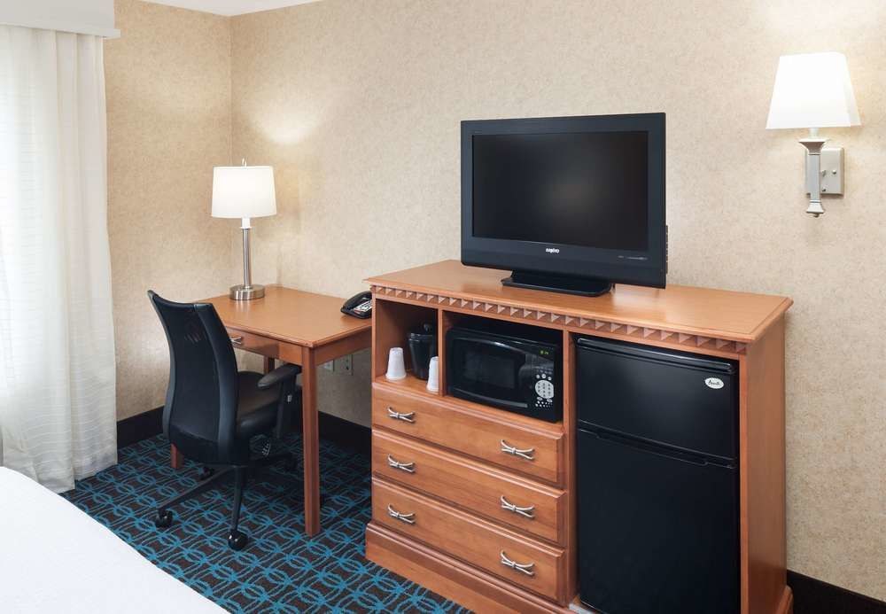FAIRFIELD INN  SUITES JACKSONVILLE BUTLER BOULEVARD photo 2