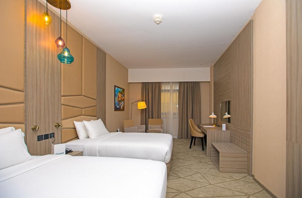 Four Points by Sheraton Production City Dubai photo 2
