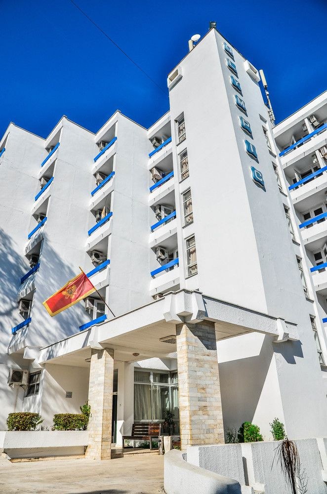 THE LONG BEACH HOTEL MONTENEGRO