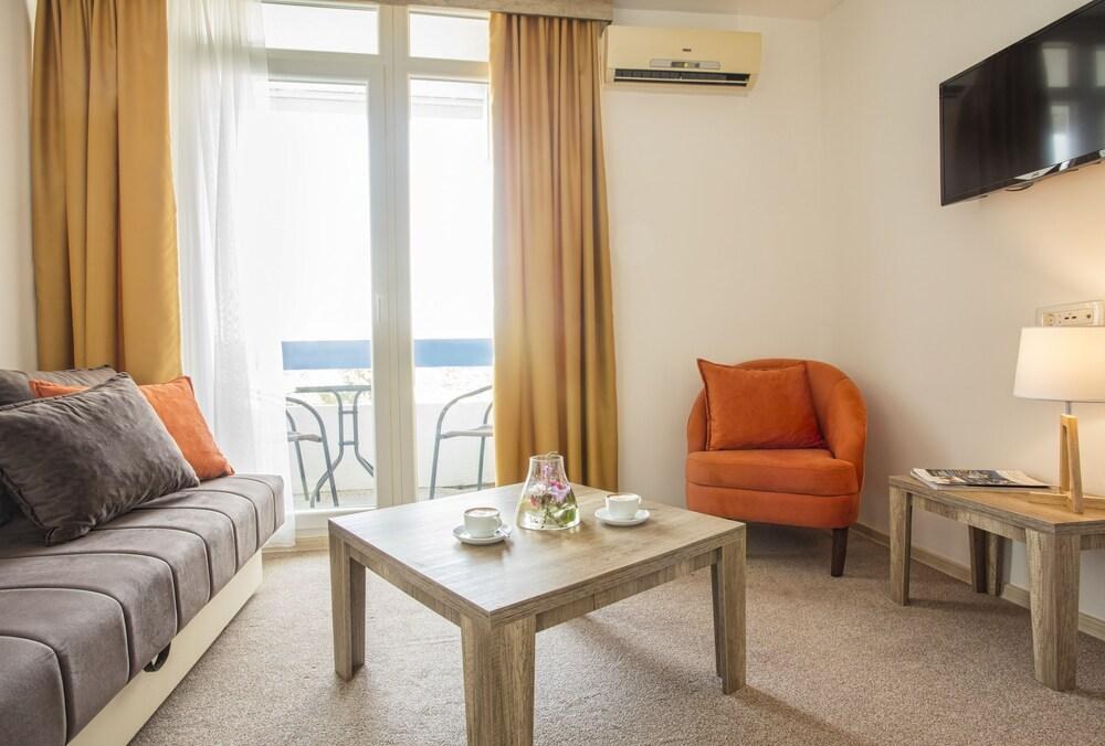 THE LONG BEACH HOTEL MONTENEGRO photo 3