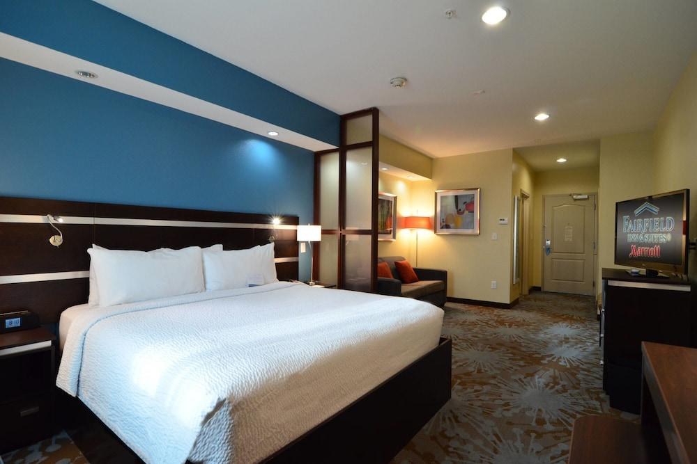 FAIRFIELD INN  SUITES HOUSTON NORTH/SPRING photo 2