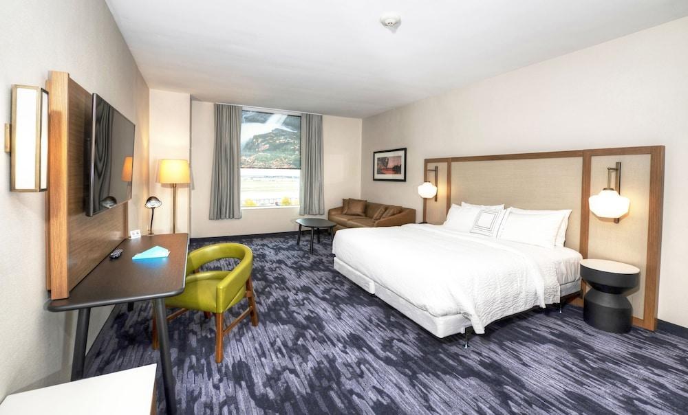 FAIRFIELD INN  SUITES OTTAWA AIRPORT photo 2