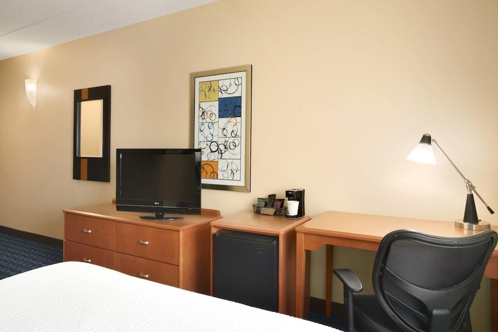 FAIRFIELD INN  SUITES MINNEAPOLIS BLOOMINGTON/MALL OF AMERICA photo 4