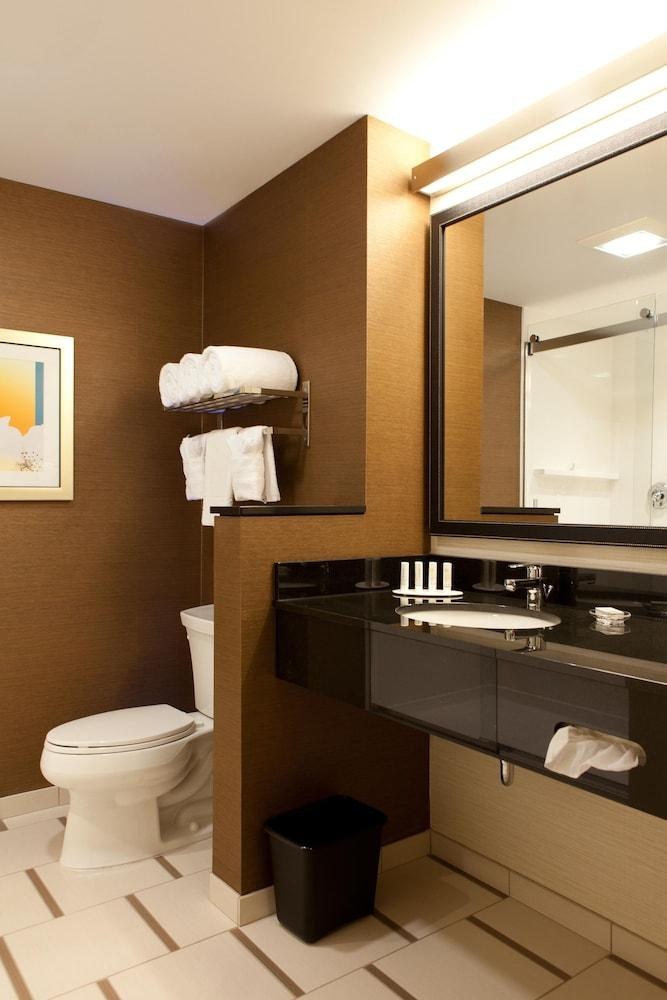 FAIRFIELD INN  SUITES LETHBRIDGE photo 3