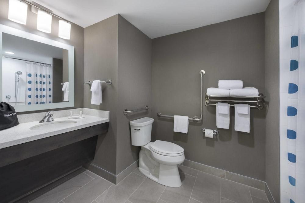 TOWNEPLACE SUITES OTTAWA KANATA photo 3