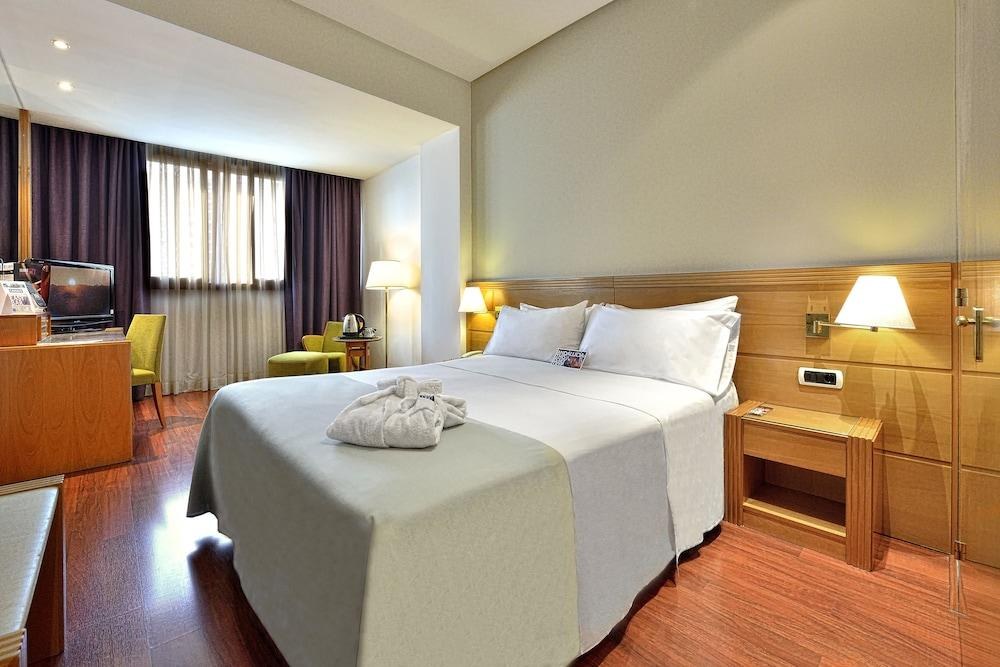 Hotel Málaga Alameda Centro Affiliated by Meliá photo 3