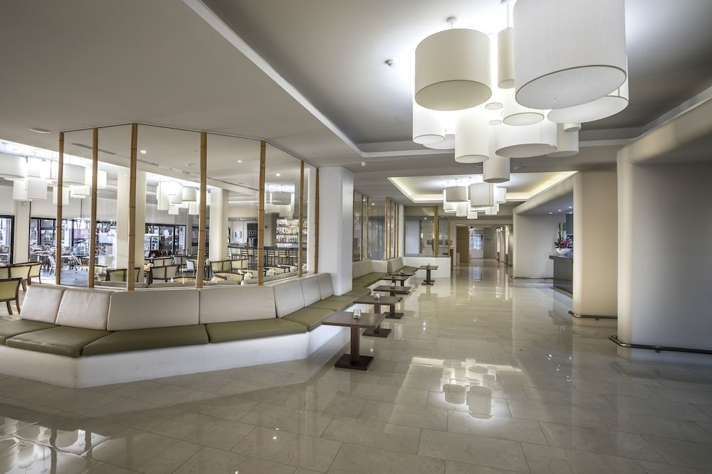 CAVO MARIS BEACH HOTEL photo 1