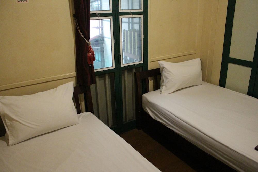 Samsen Sam Place photo 1