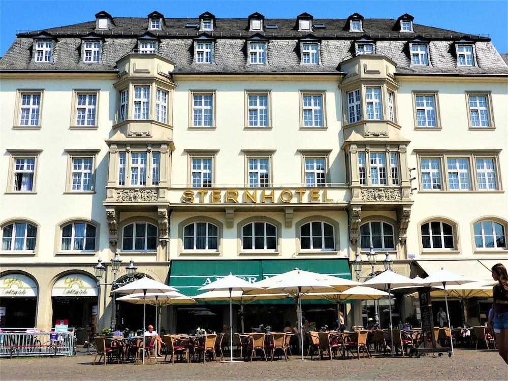 STERNHOTEL