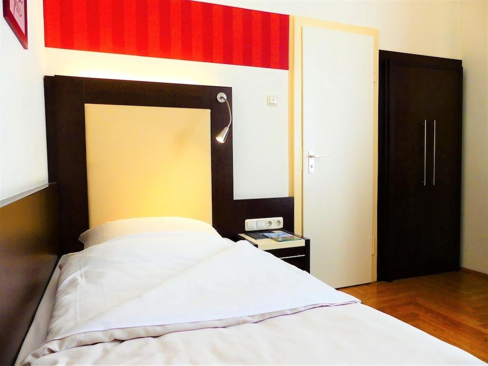 STERNHOTEL photo 1