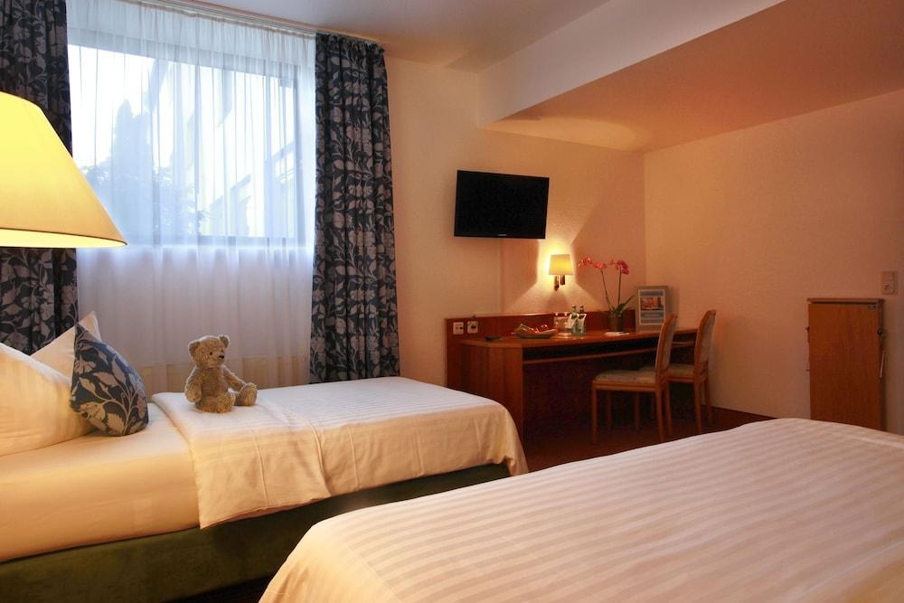 Hotel Kleefelder Hof photo 2