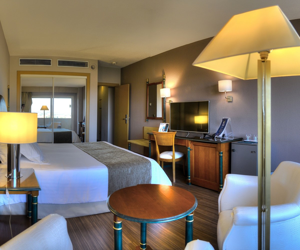 BEATRIZ TOLEDO AUDITORIUM & SPA photo 1
