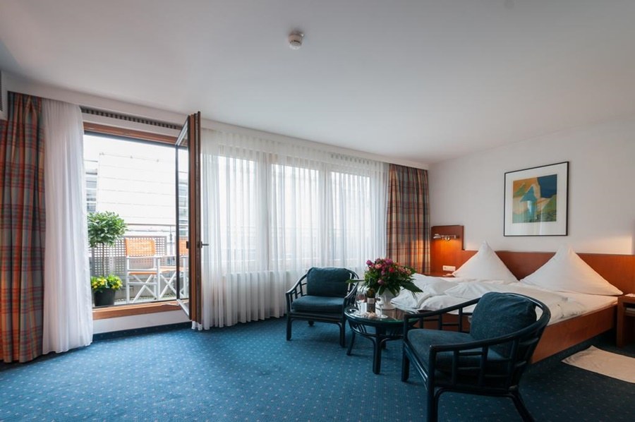 UNGER HOTEL